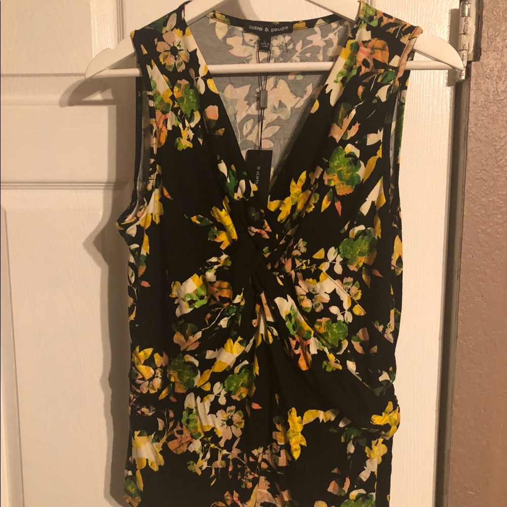 (3/$23) Cable & Gauge Floral Top (Brand New)